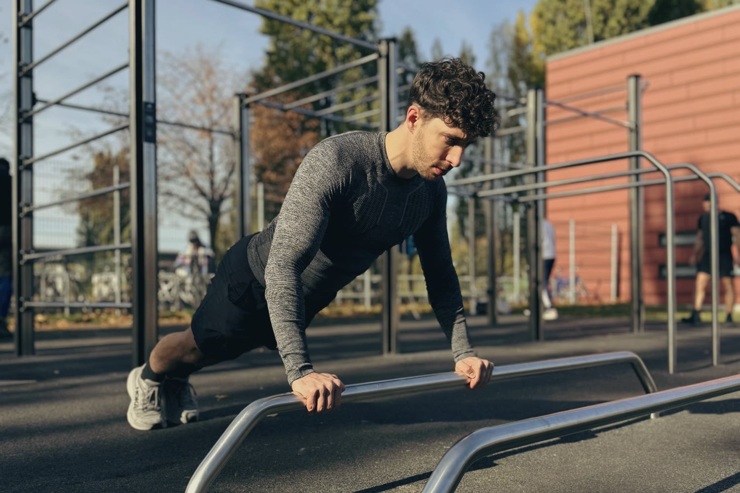 Krafttraining im Freien beim Personal Training in Berlin