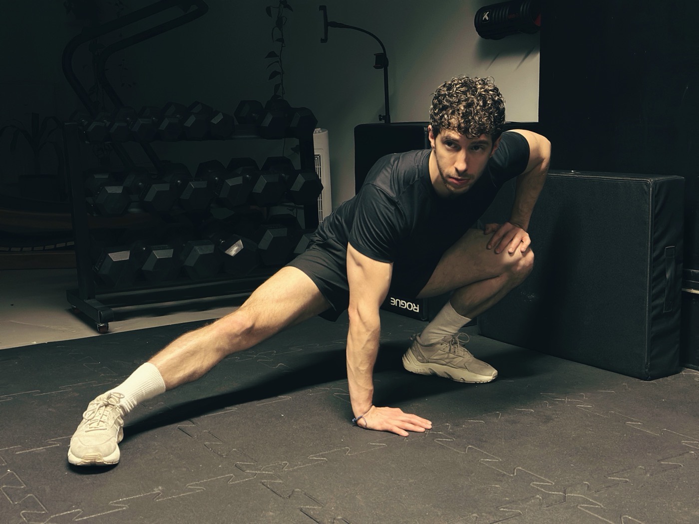 Vítek Korinek beim Mobilitätstraining im Fitness First Berlin